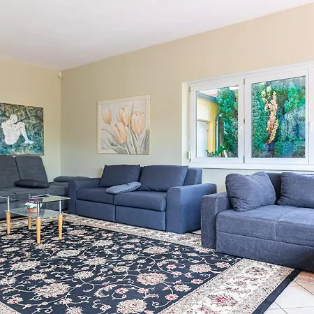 Apartment Exquisite In Shared With Garden & Parking *