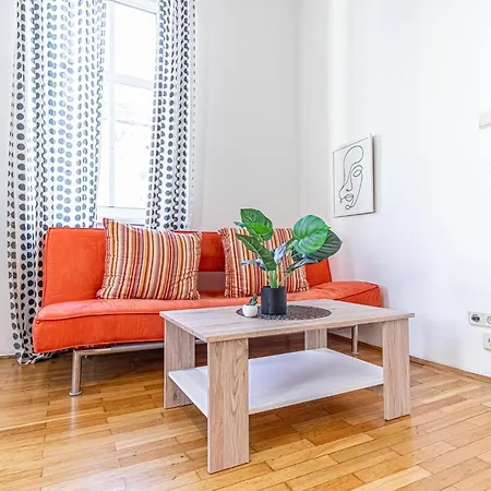Apartment Simple Near Wiener Stadthalle