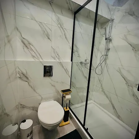 Apartment Private And Elegant In Residential Vienna