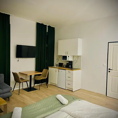 Apartment Private And Elegant In Residential Vienna