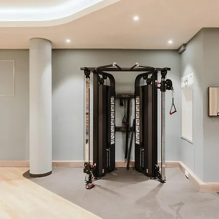Ξενοδοχείο Hampton By Hilton West 3*