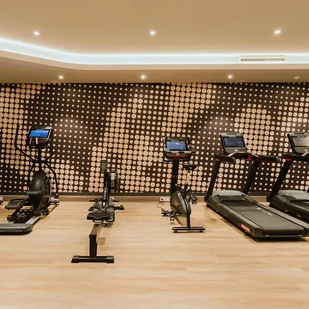 Hampton By Hilton West 3*