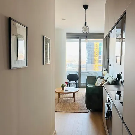 Apartment Modern Overlooking The Skyline & Danube