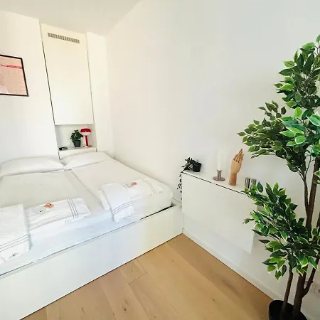 Apartment Modern Overlooking The Skyline & Danube