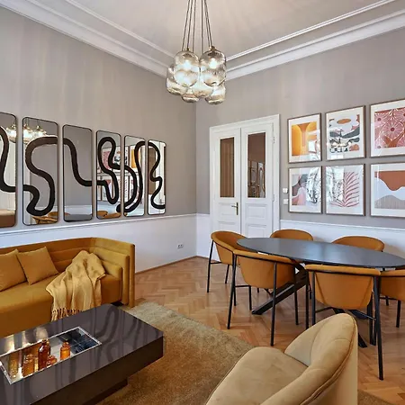 Diplomatic District Apartment, 6 Stops To Center Apartment Vienna