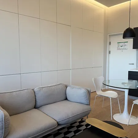 Skyline View Luxury Loft Near Center Apartment