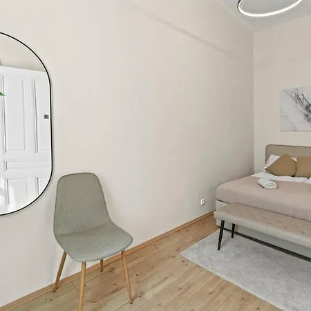 Apartment 3 Min To U6 Metro I Close To Akh I Fast Wifi Vienna