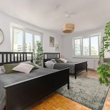 Apartment 3br I 5 Minutes To Main Station I Long Term