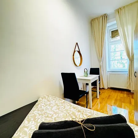 Lovely 2br For 5people, Only 17 Minute Walk To Schoenbrunn