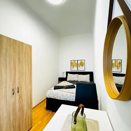 Lovely 2br For 5people, Only 17 Minute Walk To Schoenbrunn *