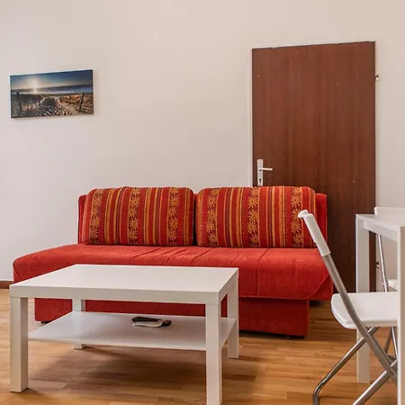 Homelike 2br Apt. @millenium Tower/danube River