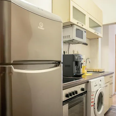 Homelike 2br Apt. @millenium Tower/danube River Appartement