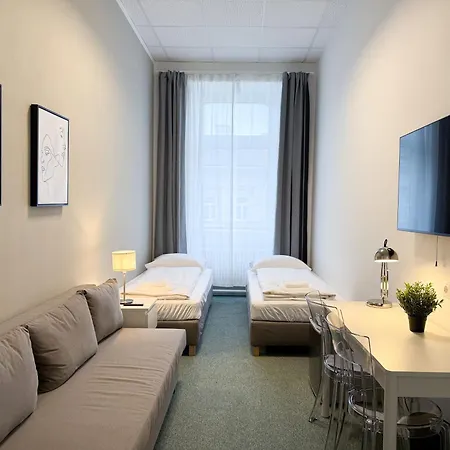 Albergue At 140 *