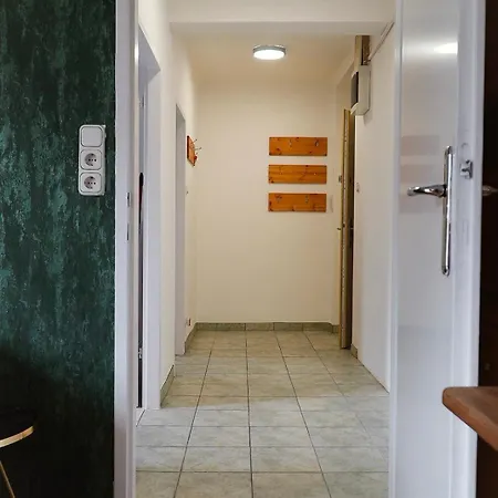 Close To Centre And Next To Hbf And Easy From Airport Apartamento *