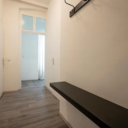 Bright 15 Min From The Center Apartment