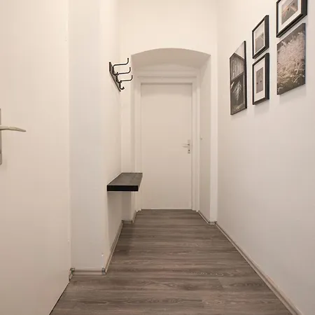 Bright 15 Min From The Center Apartment Vienna