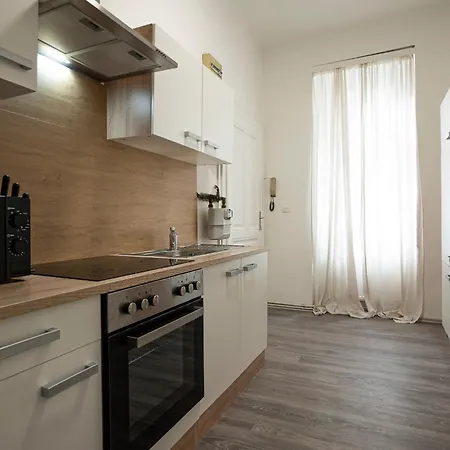 Bright 15 Min From The Center Apartment *