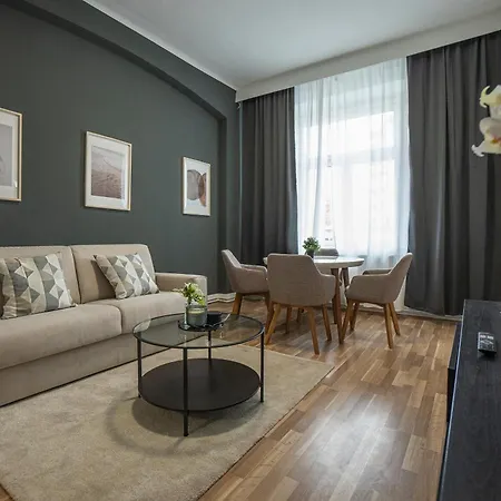 Apartment Bright 15 Min From The Center *