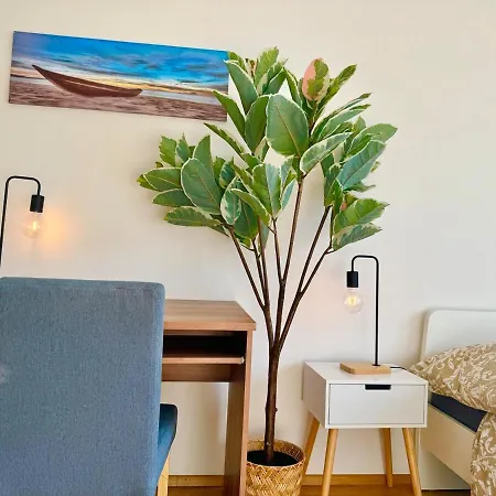 Apartment 130 M2 Stylish 4 Bedroom With Balcony Vienna