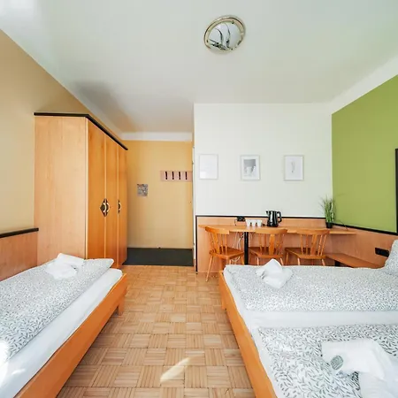 West Business Viena