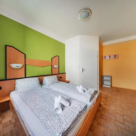 West Business Hotel