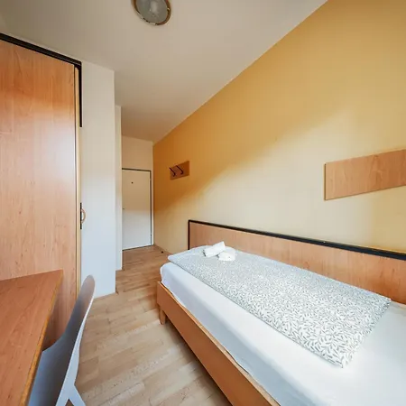 West Business Hotel