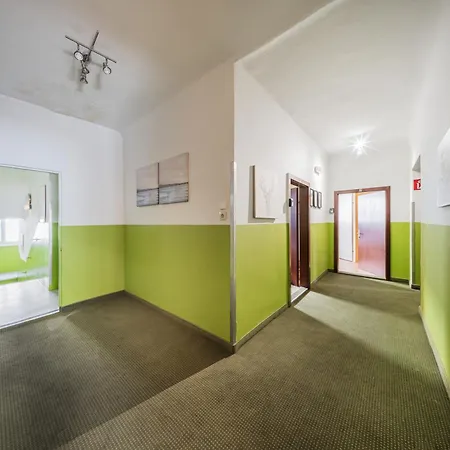 West Business 2* Viena