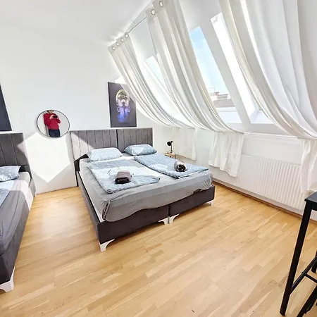 Homestay Charming At Maerzstrasse Close To Attractions Mz49 *