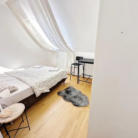 Charming At Maerzstrasse Close To Attractions Mz49 * Vienna