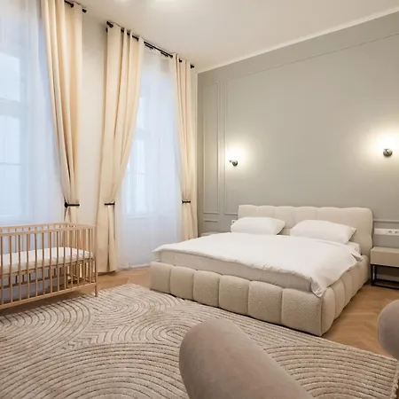 Stylish & Modern 90m2 Flat In Prime Location Apartmán