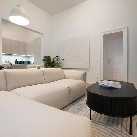 Stylish & Modern 90m2 Flat In Prime Location Apartmán *
