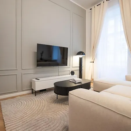 Stylish & Modern 90m2 Flat In Prime Location *
