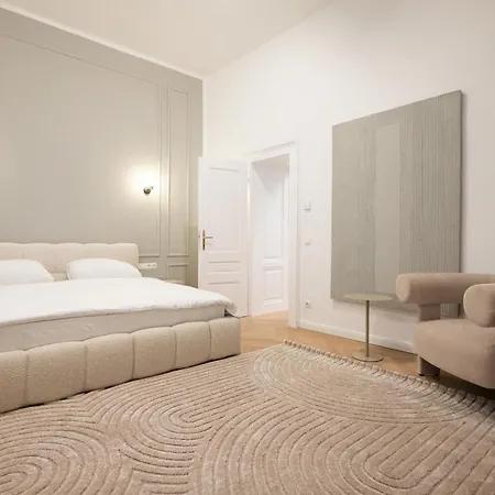 Stylish & Modern 90m2 Flat In Prime Location *