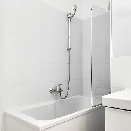 Chic 1-br - Perfect Location Apartment *