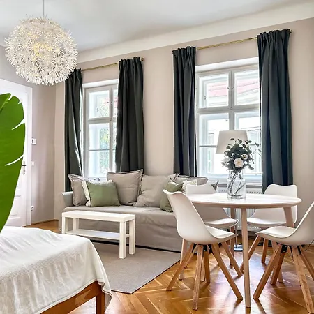 Chic 1-br - Perfect Location *