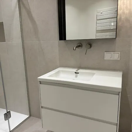 Cosy Renovated In Mariahilf Apartment