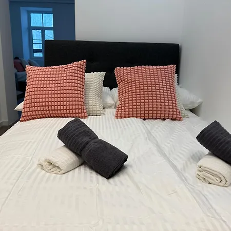 Cosy Renovated In Mariahilf Apartment