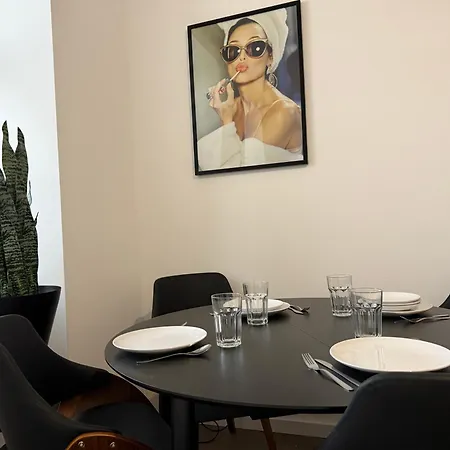 Apartment Cosy Renovated In Mariahilf
