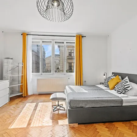 4-br-apartment For Up To 12 People Vienna
