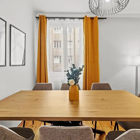 4-br-apartment For Up To 12 People Apartment