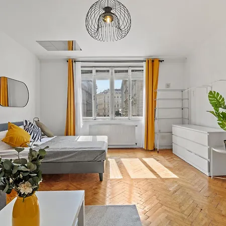 Apartment 4-br-apartment For Up To 12 People