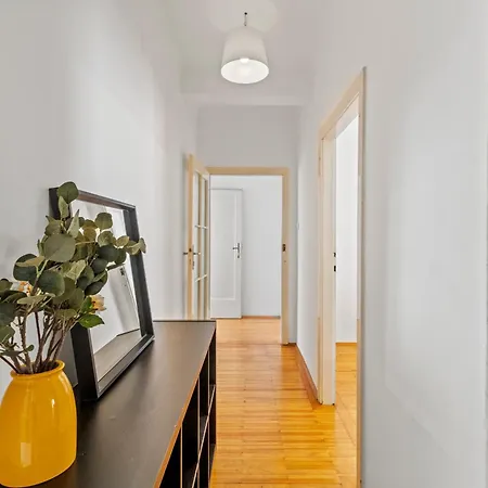 Apartment 4-br-apartment For Up To 12 People *