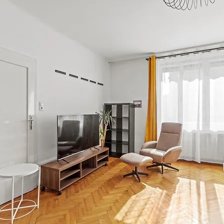 Apartment 4-br-apartment For Up To 12 People *