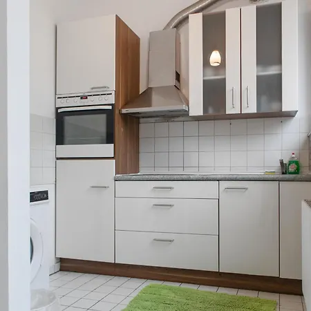 Homely 3br Perfect For Families And Groups Apartment *