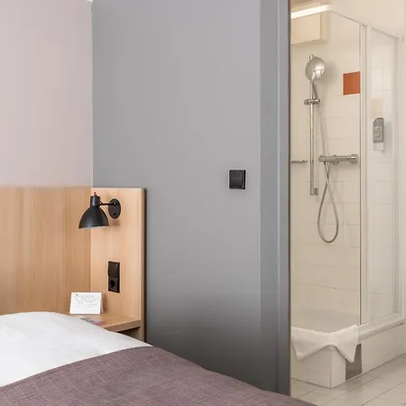 Hotel Azimut 4*