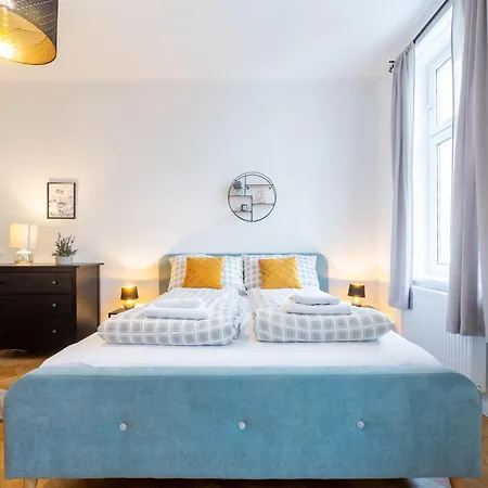 Shopping & Gourmet In Mariahilf Apartment