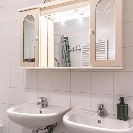 Comfortable 3br Next To Belvedere, Ideal For Long *