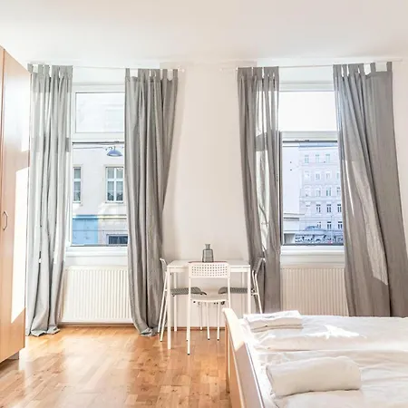 Lejlighed Comfortable 3br Next To Belvedere, Ideal For Long *