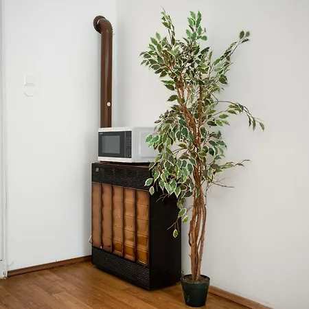 Comfortable 2br And Well Connected Apartment