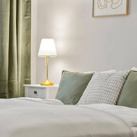 Balkon I Close To S-bahn I 5 Minutes To Mall Apartment *
